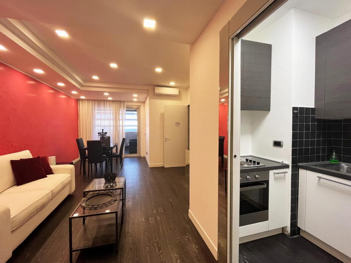 Elegante Bilocale Torre Pontina Apartment Latina Bagian luar foto