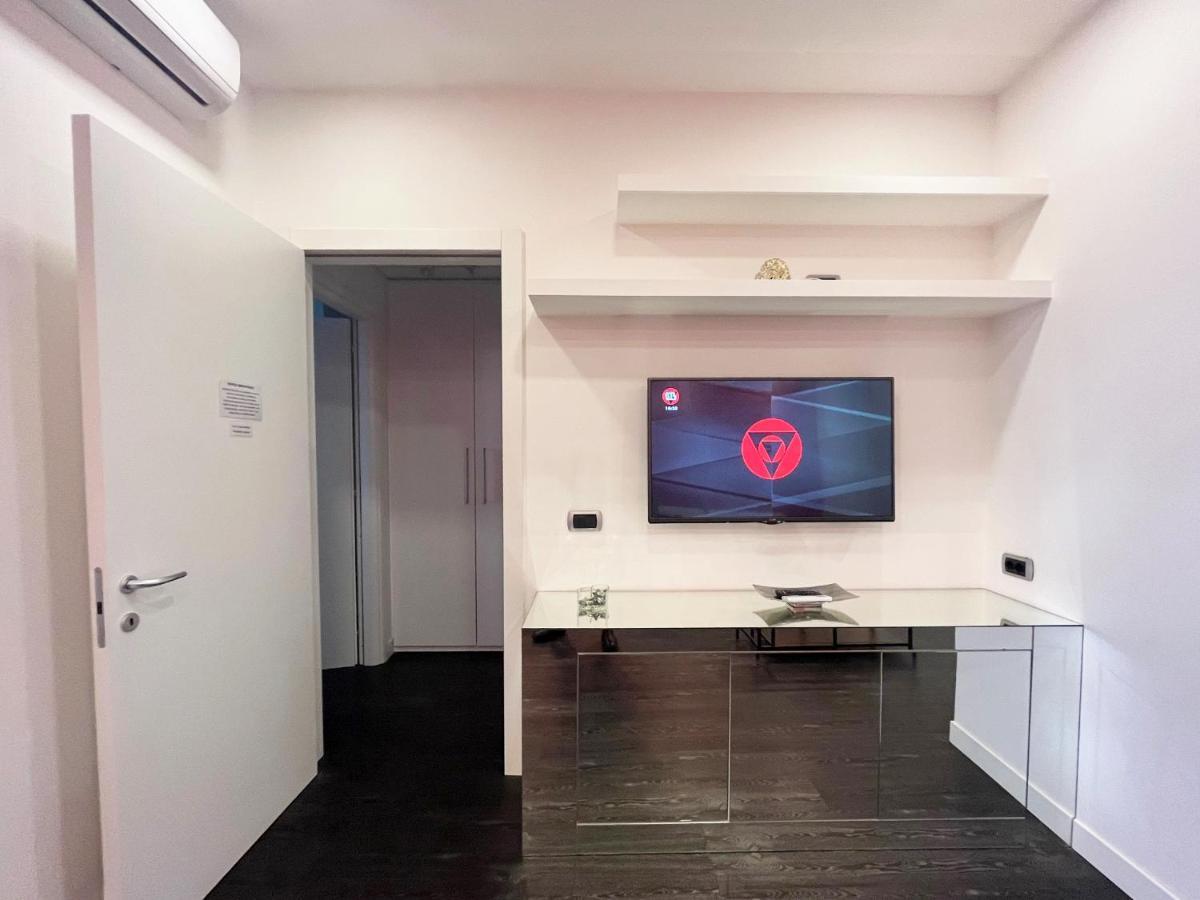 Elegante Bilocale Torre Pontina Apartment Latina Bagian luar foto