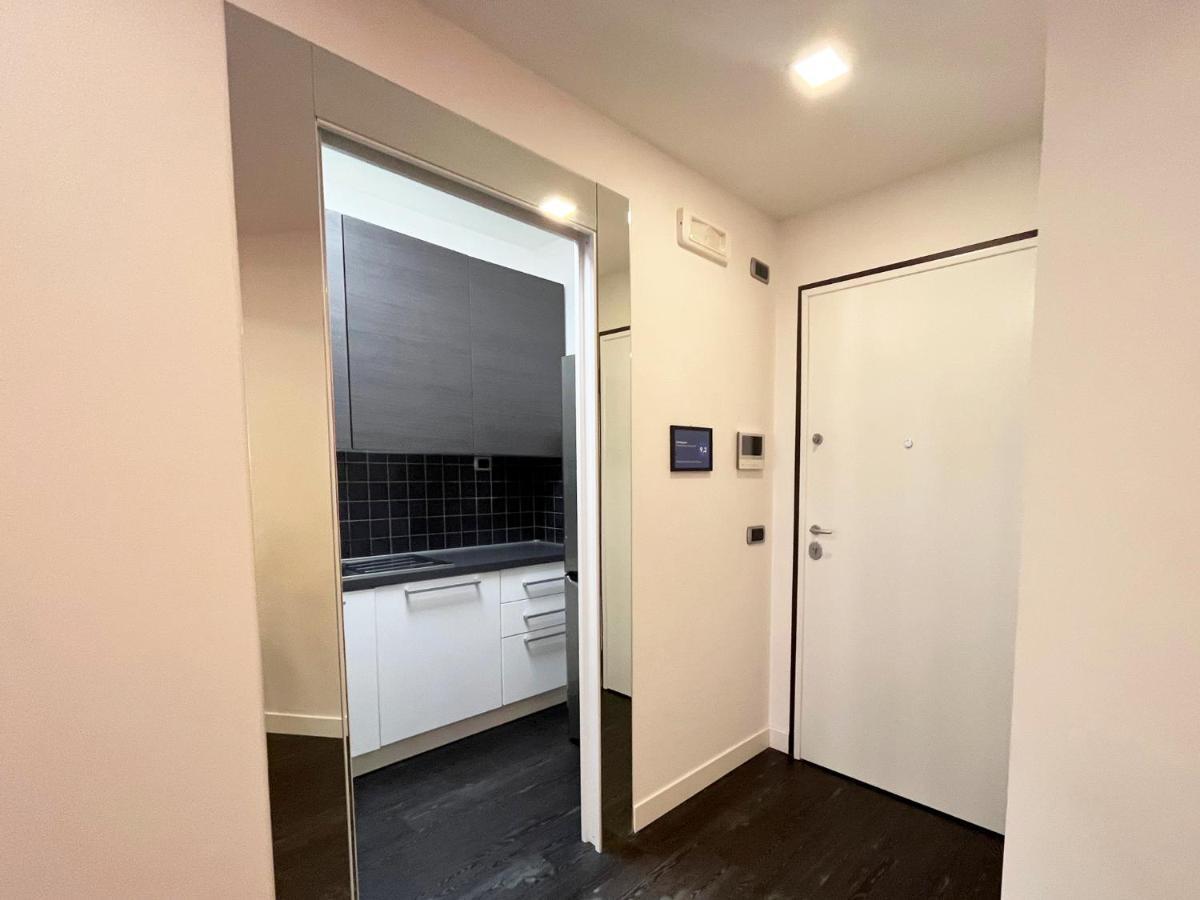 Elegante Bilocale Torre Pontina Apartment Latina Bagian luar foto