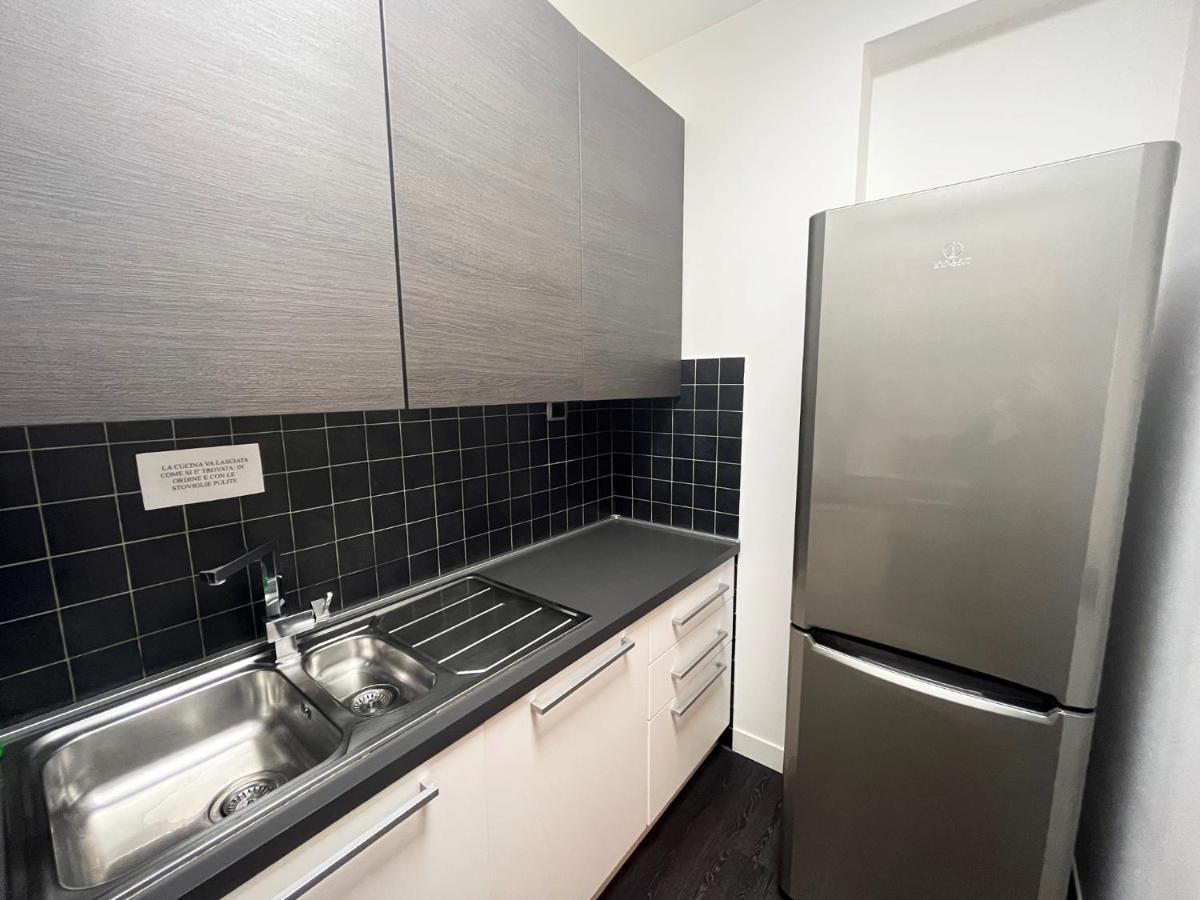 Elegante Bilocale Torre Pontina Apartment Latina Bagian luar foto