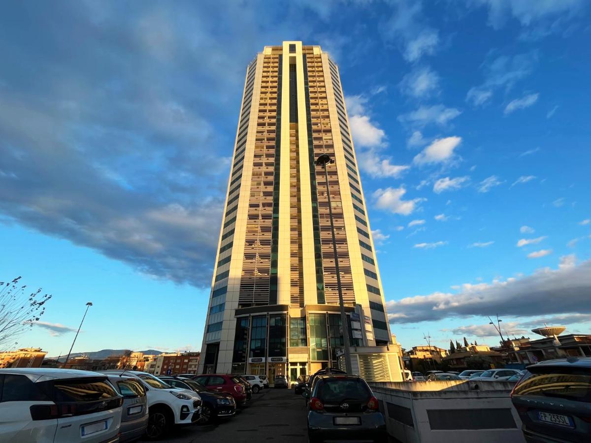 Elegante Bilocale Torre Pontina Apartment Latina Bagian luar foto